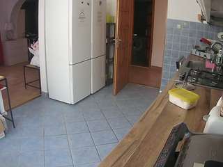 voyeurcam-julmodels-kitchen