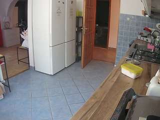 voyeurcam-julmodels-kitchen