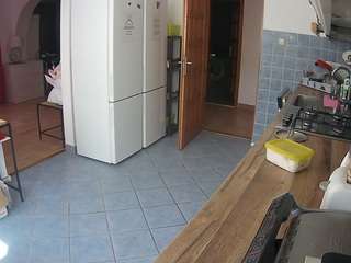 voyeurcam-julmodels-kitchen