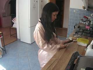 voyeurcam-julmodels-kitchen