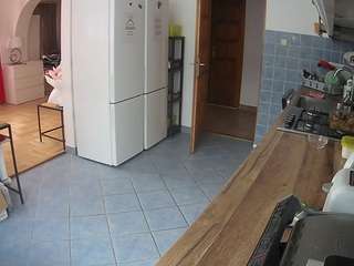 voyeurcam-julmodels-kitchen