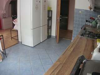 voyeurcam-julmodels-kitchen webcam