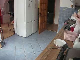 voyeurcam-julmodels-kitchen