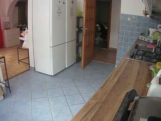 Dieses Model ist jetzt live. voyeurcam-julmodels-kitchen