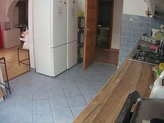 Questo modello è in diretta ora. voyeurcam-julmodels-kitchen