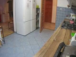 Questo modello è in diretta ora. voyeurcam-julmodels-kitchen