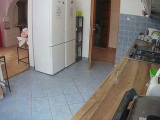 Mẫu này đang trực tiếp. voyeurcam-julmodels-kitchen