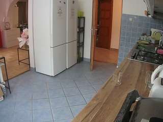 voyeurcam-julmodels-kitchen