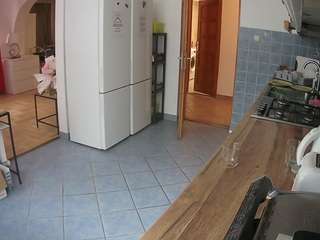 Mẫu này đang trực tiếp. voyeurcam-julmodels-kitchen