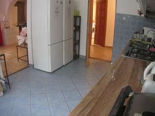 Mẫu này đang trực tiếp. voyeurcam-julmodels-kitchen