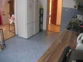 voyeurcam-julmodels-kitchen