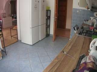 voyeurcam-julmodels-kitchen