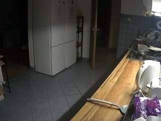 voyeurcam-julmodels-kitchen