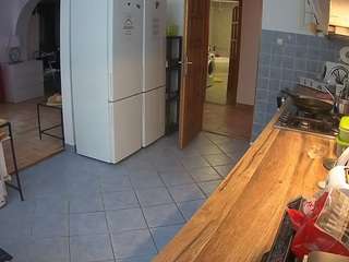 voyeurcam-julmodels-kitchen