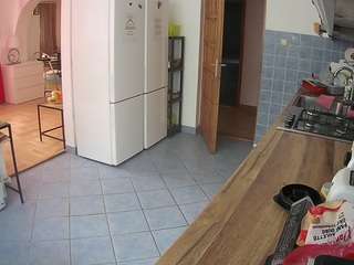 voyeurcam-julmodels-kitchen