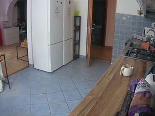 voyeurcam-julmodels-kitchen