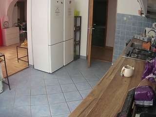 voyeurcam-julmodels-kitchen