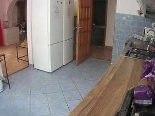 voyeurcam-julmodels-kitchen
