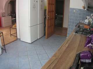 voyeurcam-julmodels-kitchen