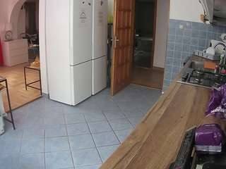 voyeurcam-julmodels-kitchen