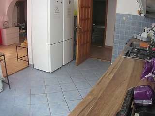 voyeurcam-julmodels-kitchen