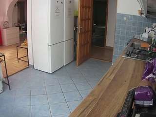 voyeurcam-julmodels-kitchen