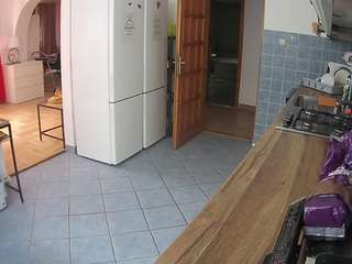 voyeurcam-julmodels-kitchen
