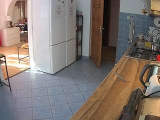 voyeurcam-julmodels-kitchen