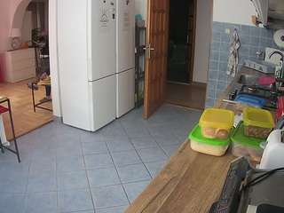 voyeurcam-julmodels-kitchen