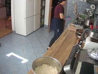 voyeurcam-julmodels-kitchen