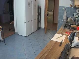 voyeurcam-julmodels-kitchen