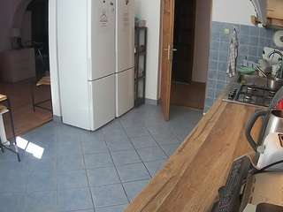 voyeurcam-julmodels-kitchen