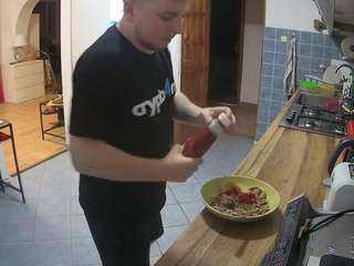 voyeurcam-julmodels-kitchen
