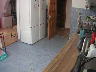 voyeurcam-julmodels-kitchen
