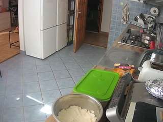 voyeurcam-julmodels-kitchen