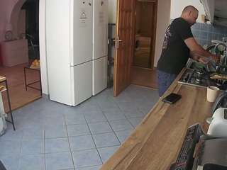 voyeurcam-julmodels-kitchen