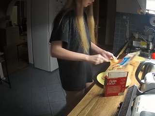 voyeurcam-julmodels-kitchen