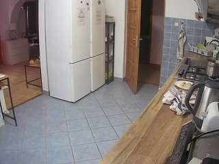 voyeurcam-julmodels-kitchen