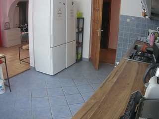 voyeurcam-julmodels-kitchen