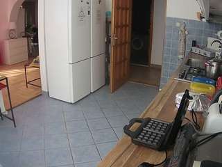 voyeurcam-julmodels-kitchen
