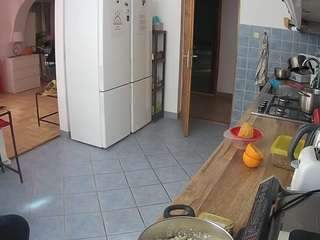voyeurcam-julmodels-kitchen