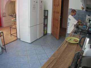 voyeurcam-julmodels-kitchen