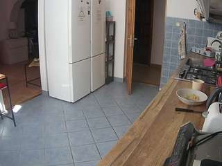 voyeurcam-julmodels-kitchen
