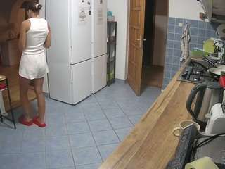 voyeurcam-julmodels-kitchen