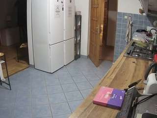 voyeurcam-julmodels-kitchen