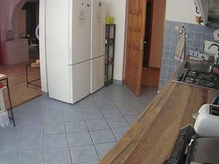 voyeurcam-julmodels-kitchen