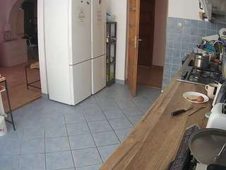 voyeurcam-julmodels-kitchen