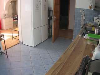 voyeurcam-julmodels-kitchen