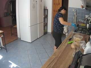 voyeurcam-julmodels-kitchen