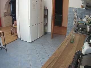 voyeurcam-julmodels-kitchen